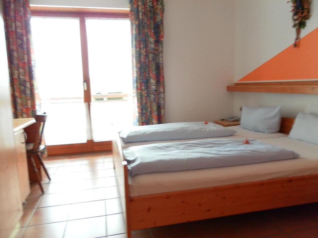Landgasthof Asum Dasing Rum bild